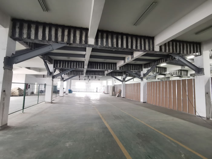 屋頂花園碳纖維及型鋼托樓板、加牛腿加固